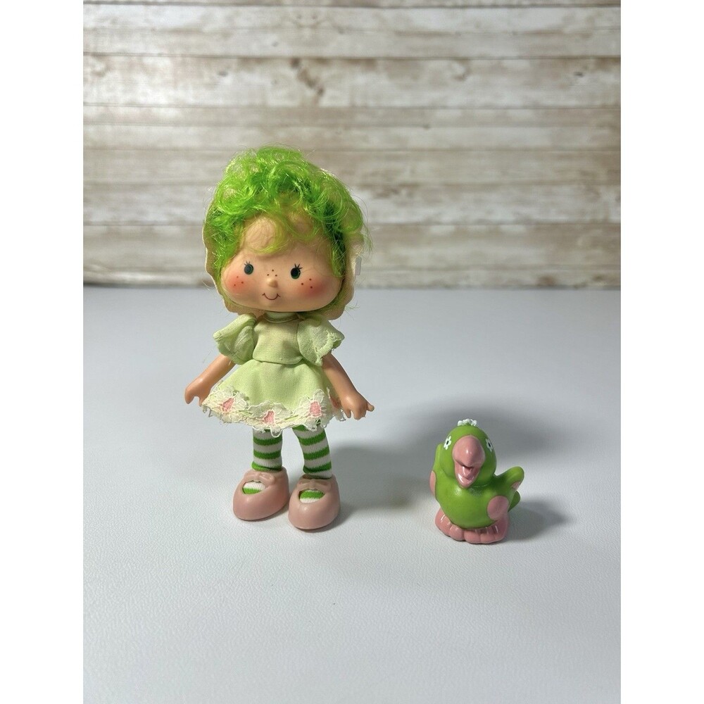 Vtg 1982 Strawberry Shortcake Lime Green Chiffon Doll with Parfait Parrot Kenner